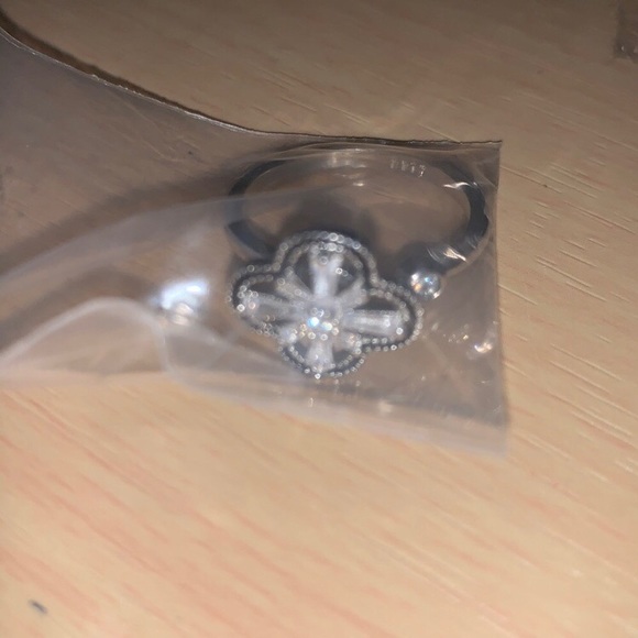 Fashion Jewelry Zircon Rotating Clover Electroplated Copper Fidget Ring 🍀 - Picture 3 of 3